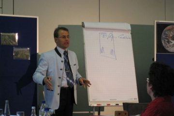 Ulrich Semle bei einem Vortrag